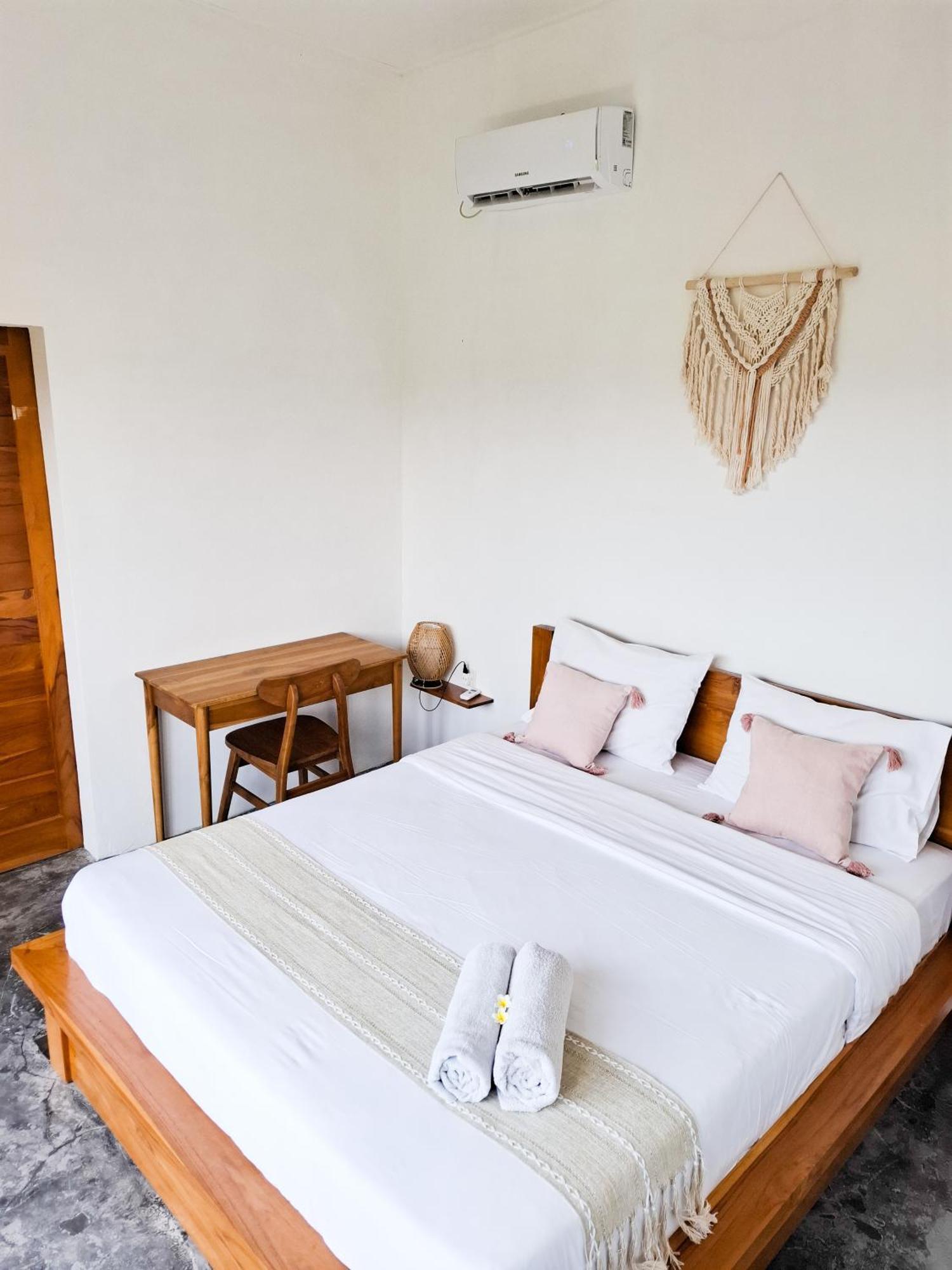 Turtle House Surf & Stay Airsatang Екстер'єр фото