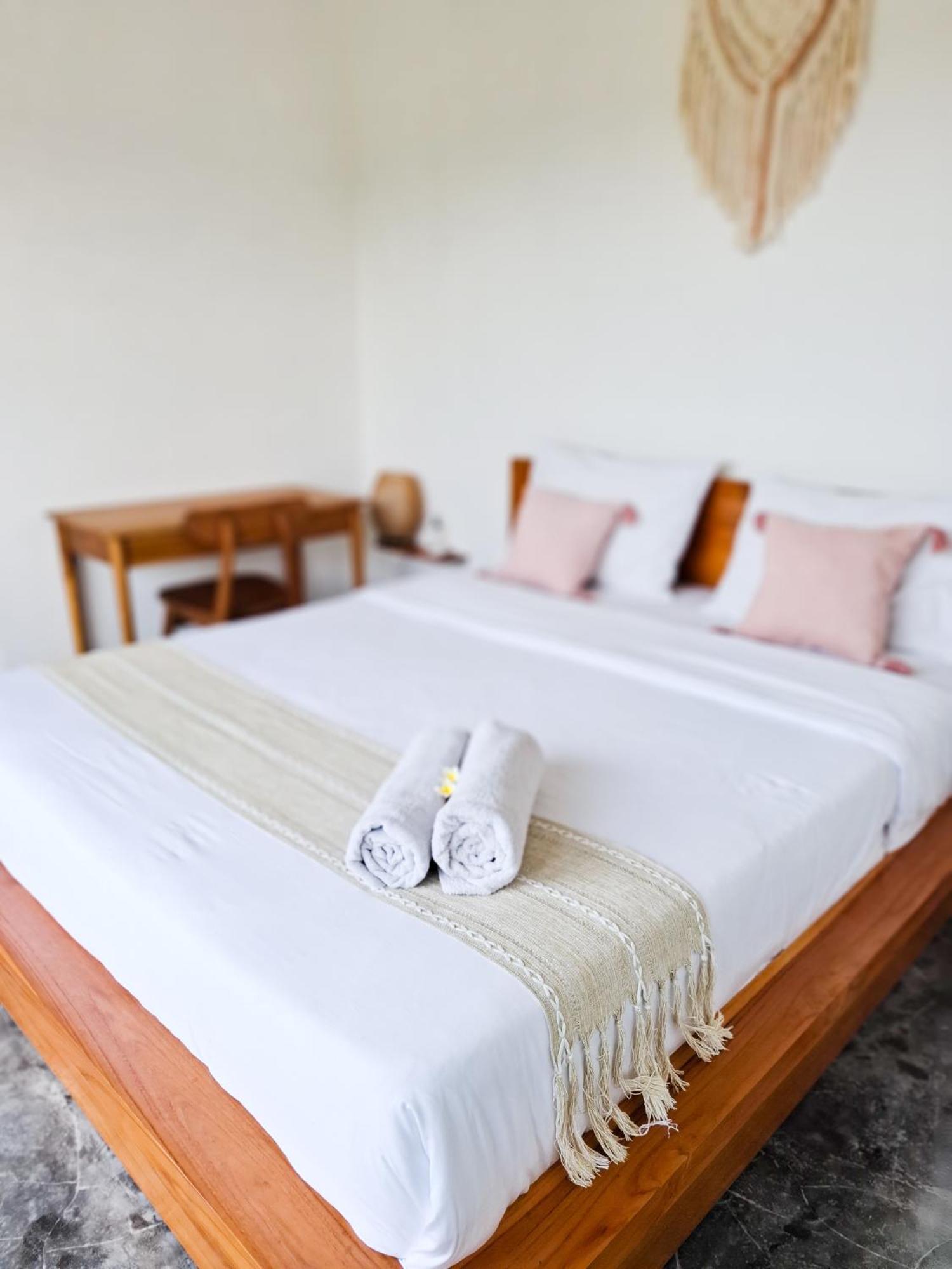Turtle House Surf & Stay Airsatang Екстер'єр фото